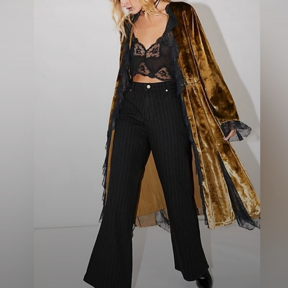 Free People Jackets & Blazers - NWOT Free People Raveena Gold Velvet Duster | S